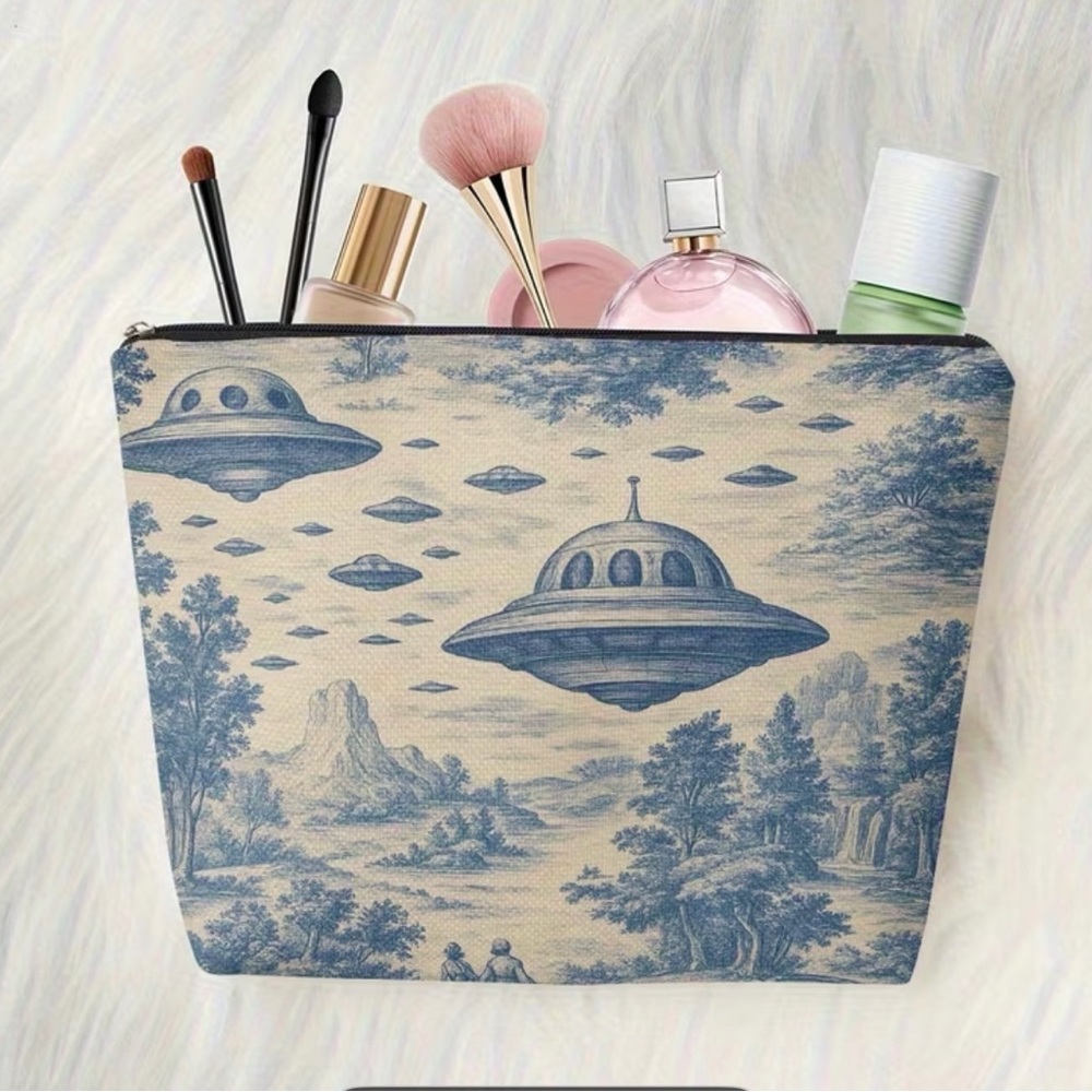UFO Themed Cosmetic Bag 👽 New - Picture 4 of 6